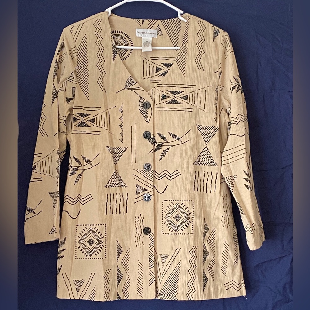 DRAPERS & DEMONS STATEMENT SHIRT SIZE MEDIUM